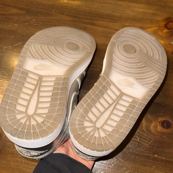 Nike Jordan 1 Low W6 Metallic Silver Sneakers - Picture 5 of 5